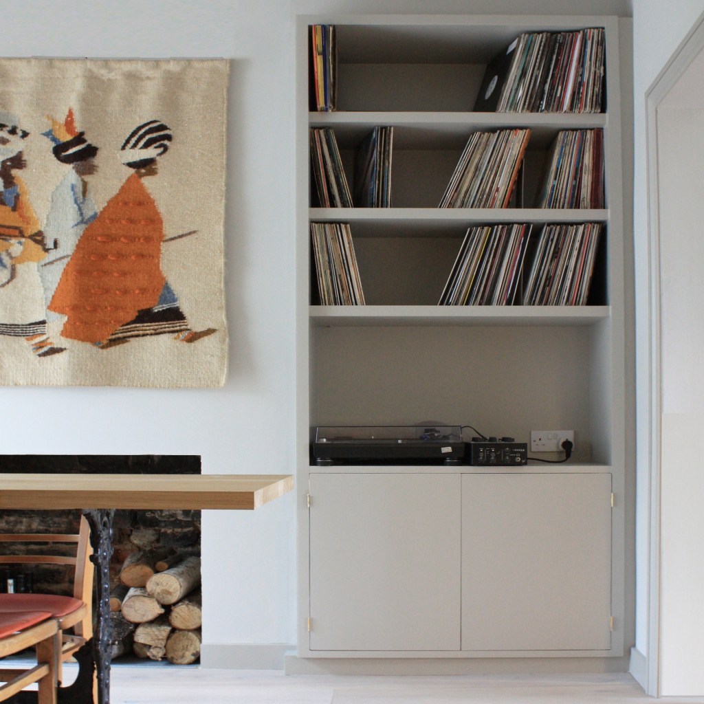 Forrest Hill Home / Bespoke book shelves
