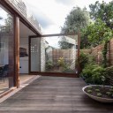 Brick Screen House / Intimacy and connectivity