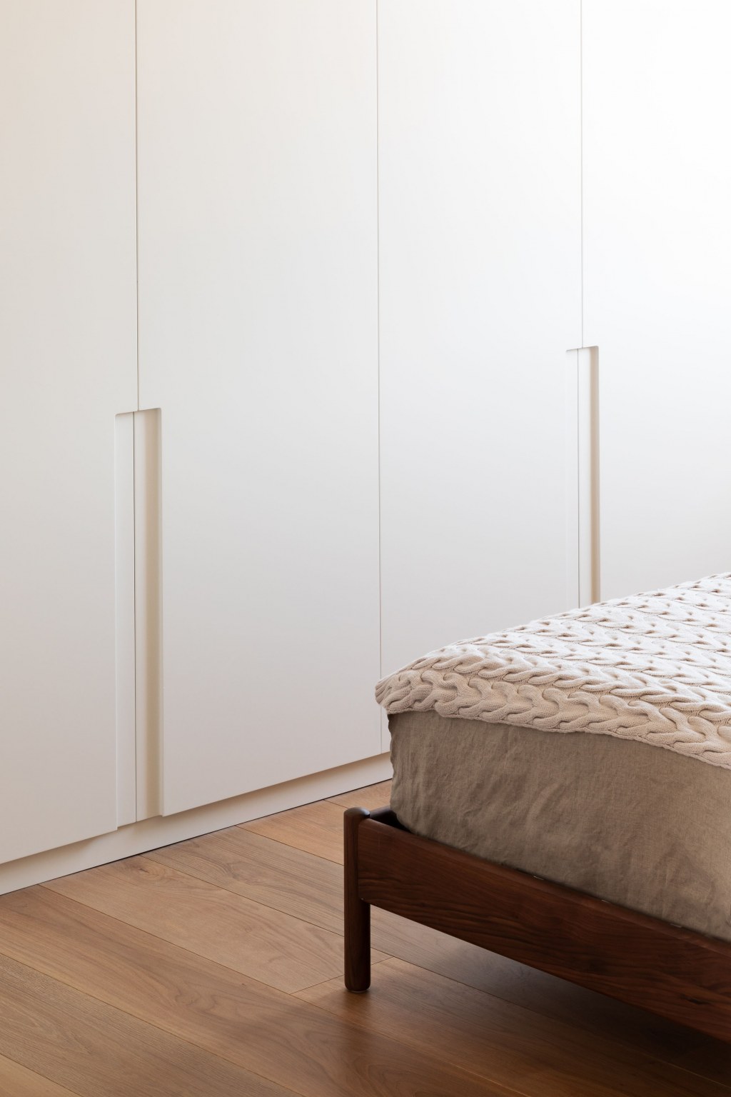 PRIVATE RESIDENCE - MAIDA VALE / Bespoke master bedroom joinery