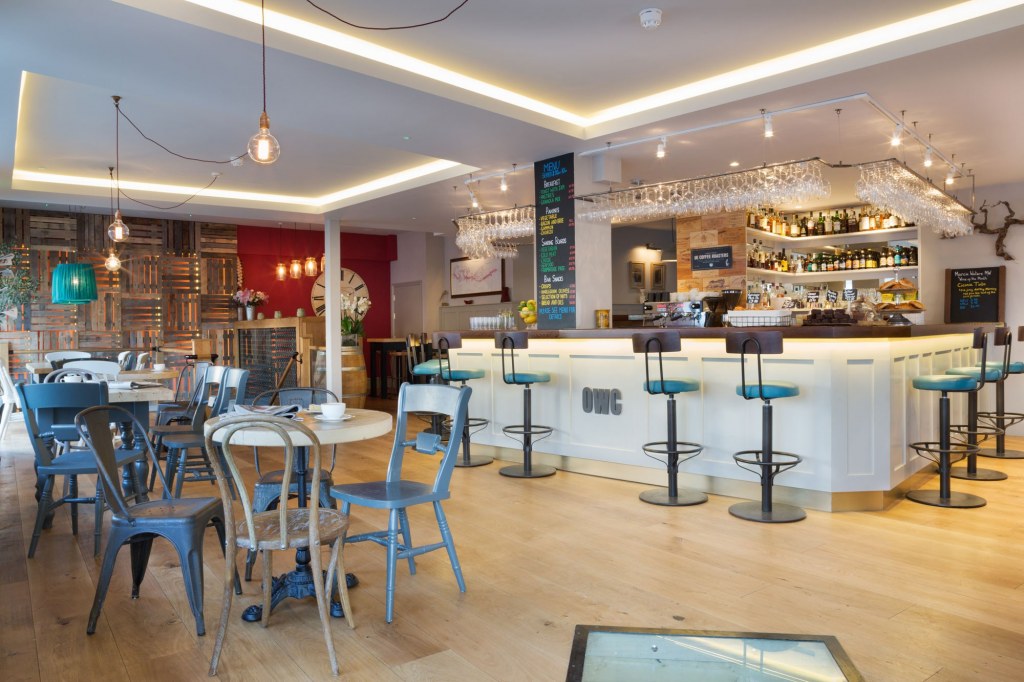 The Oxford Wine Cafe, Jericho / Main entrance showing bespoke bar and re-upholstered stools