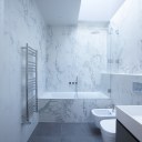 Kensington Apartment / Bathroom 01