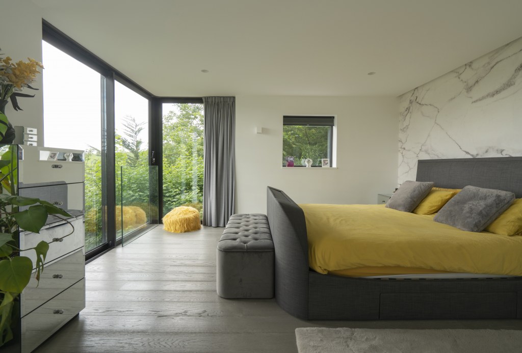 House in the Trees / Master Bedroom