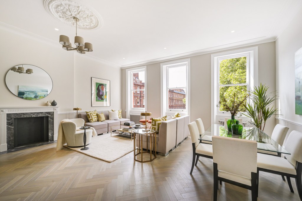Nevern Square / Living room