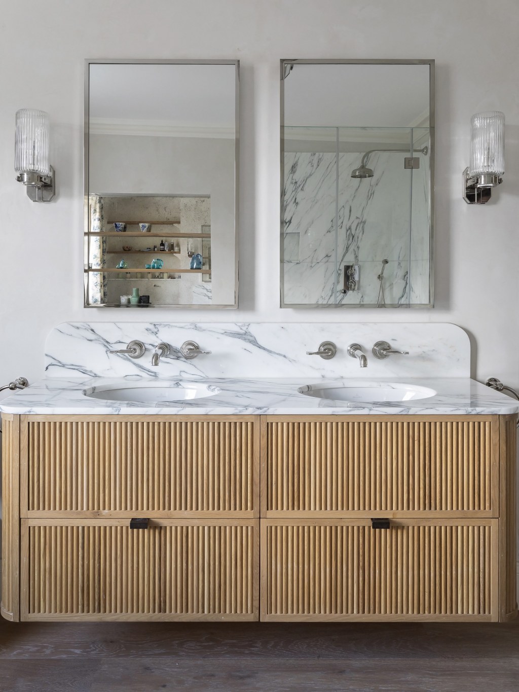 Addison Avenue / View of bespoke vanity unit