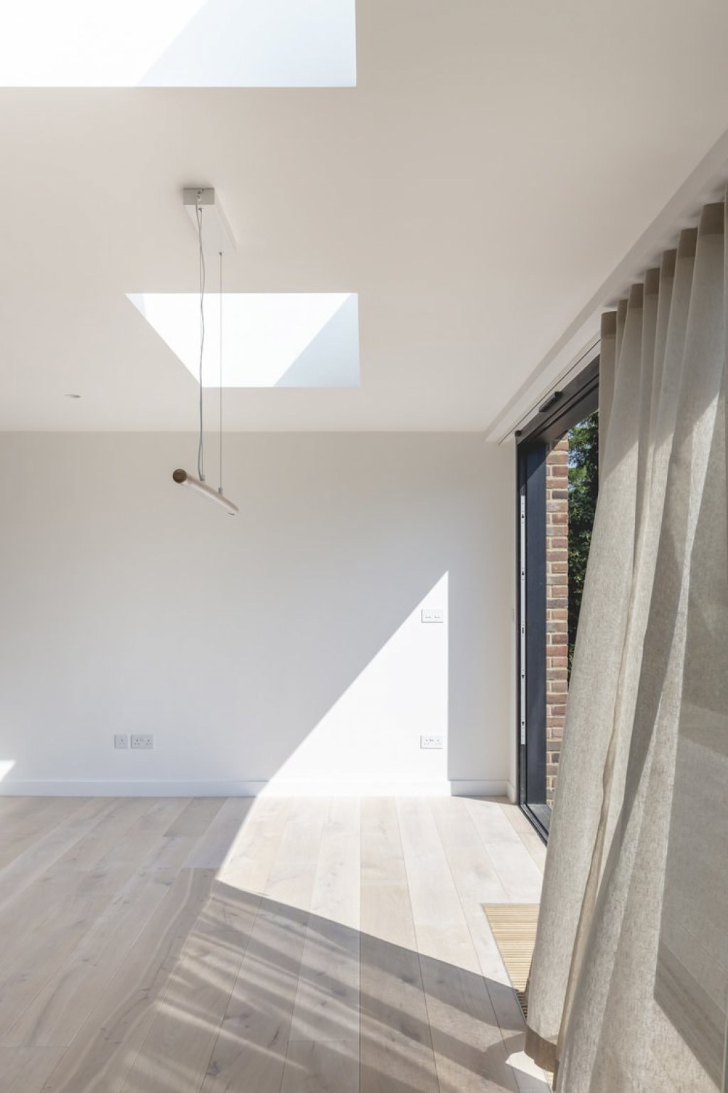 S /HE 006 - 7Oaks / Internal Roof Lights - Dining Area