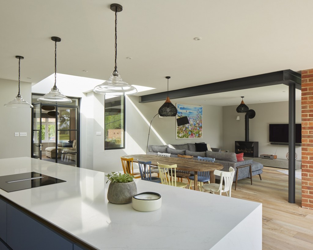 Coast House / Coast House open plan kitchen, dinging and lounge spaces