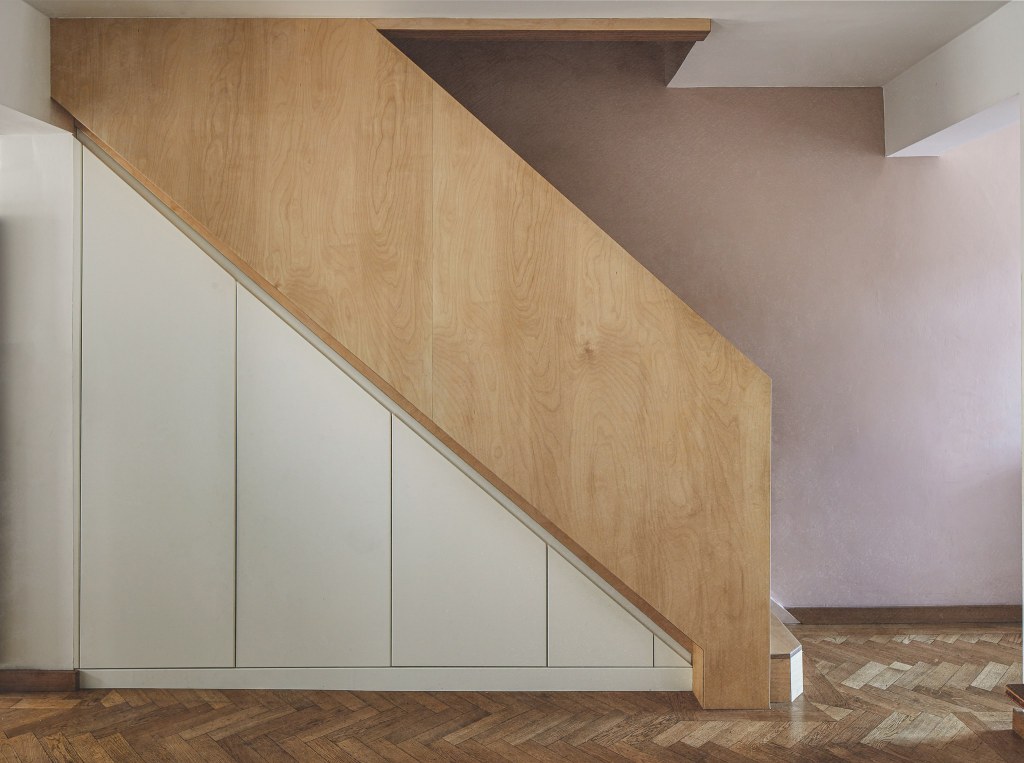 Leytonstone Loft / Staircase storage