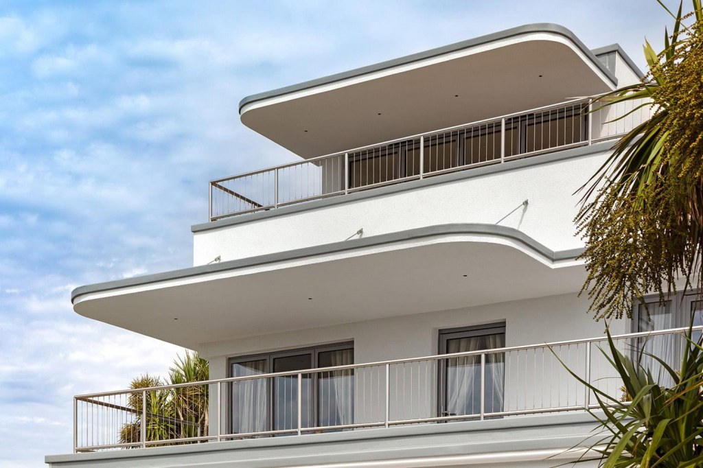 Coastal Road, Sussex / Art Deco balconies