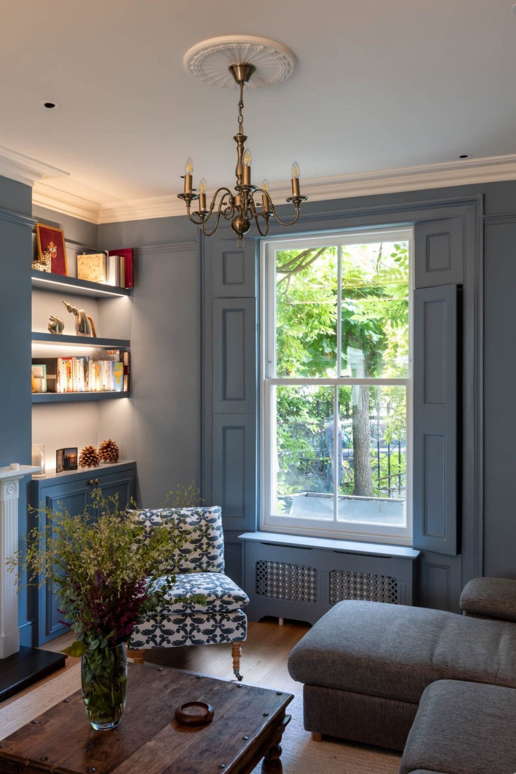 Claylands, Oval / Living room