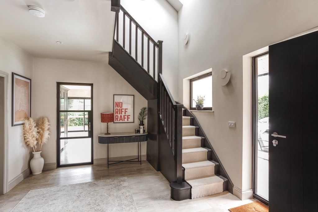 Derby home extensions / Completely new entrance hall