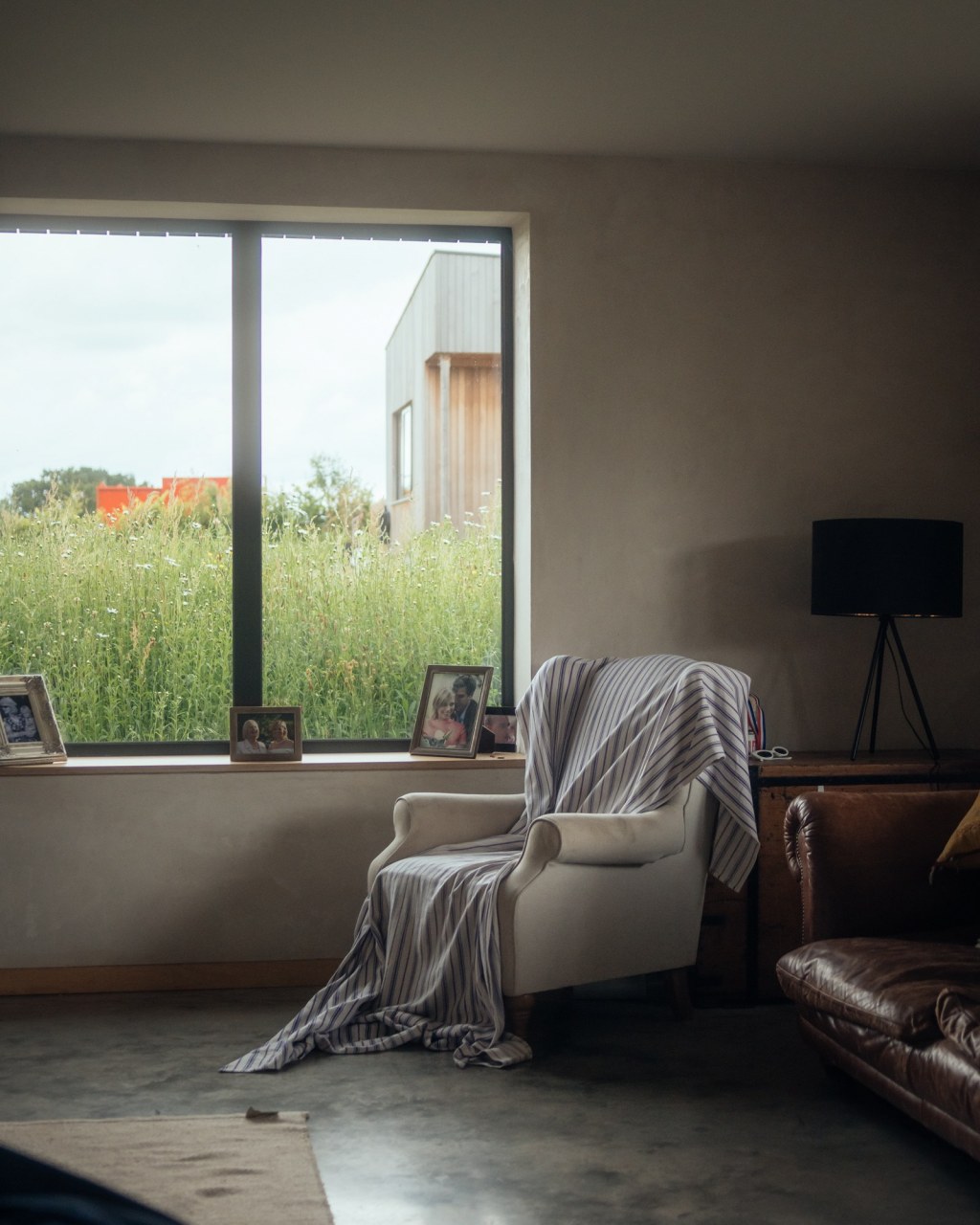 Water Farm / Cosy Internal Spaces