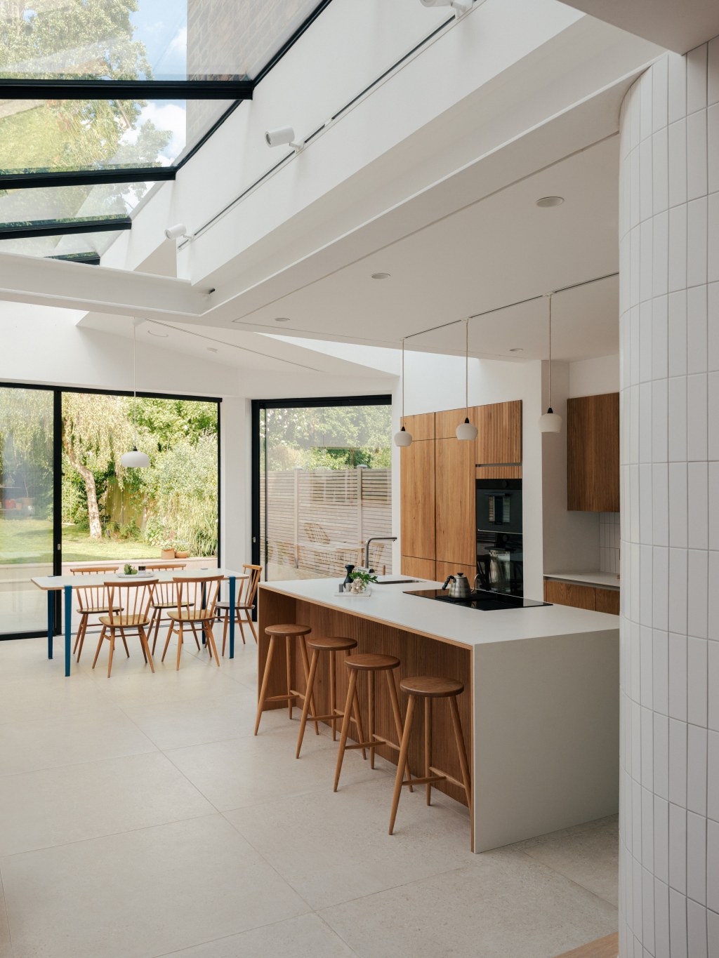 North London Victorian Villas / View of large extension