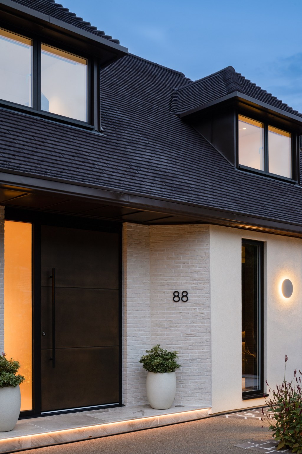 Vine Lane / Entrance