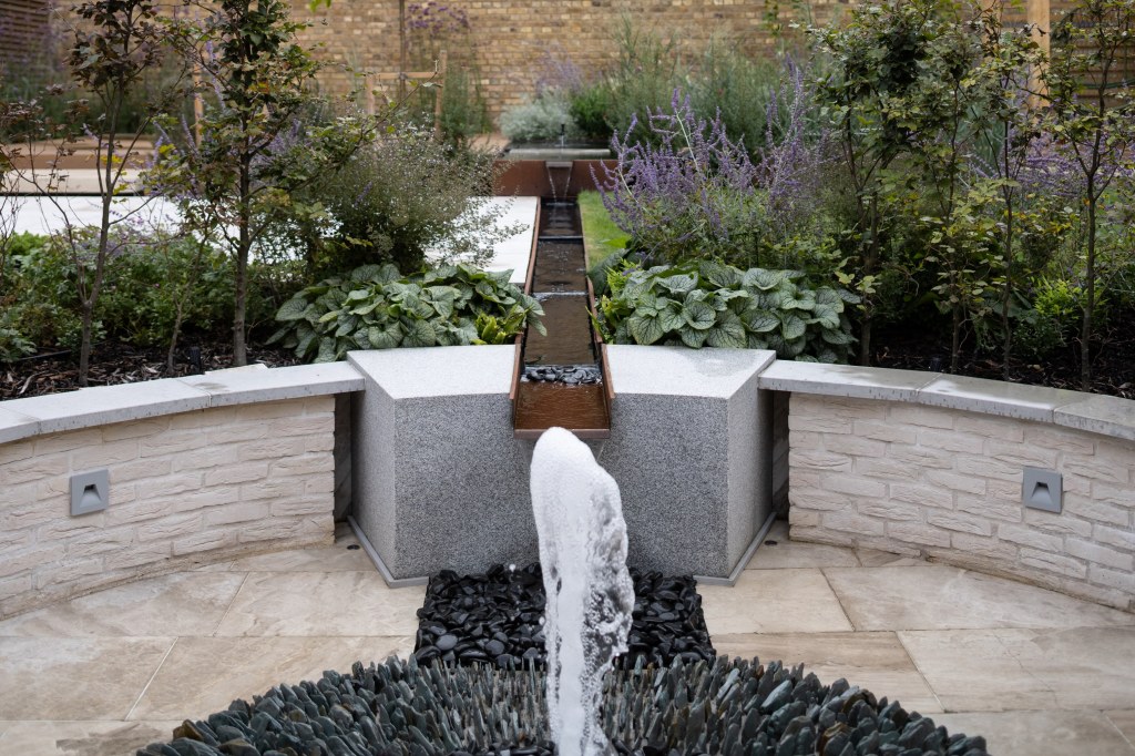 Vine Lane / Garden Fountain